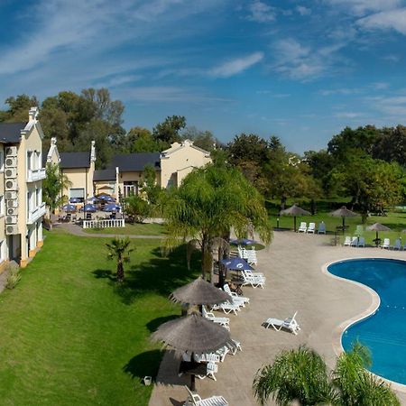 Howard Johnson Pilar Resort Spa & Convention Center Экстерьер фото