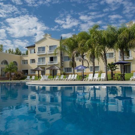 Howard Johnson Pilar Resort Spa & Convention Center Экстерьер фото