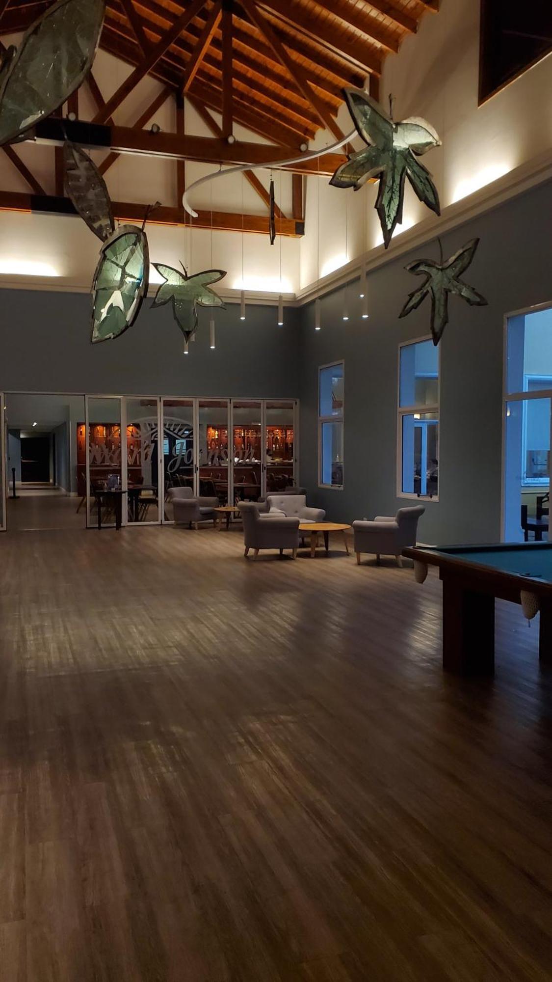 Howard Johnson Pilar Resort Spa & Convention Center Экстерьер фото