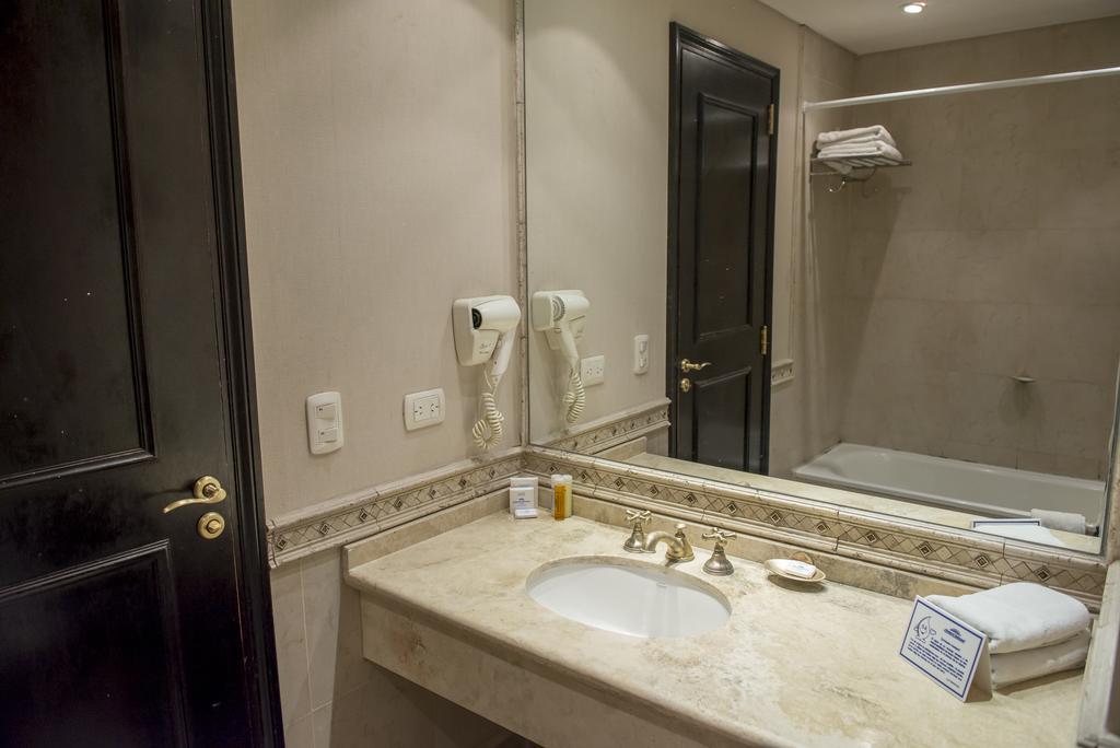 Howard Johnson Pilar Resort Spa & Convention Center Экстерьер фото