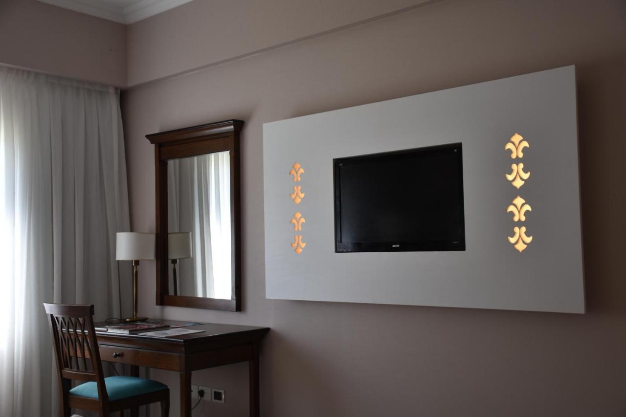 Howard Johnson Pilar Resort Spa & Convention Center Экстерьер фото